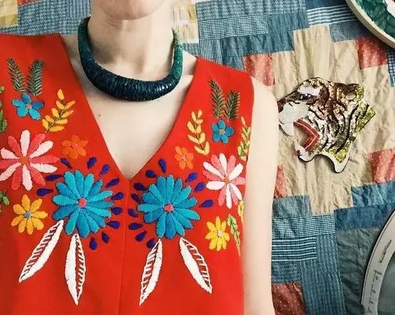 衣服破了个小洞怎么补无痕迹,衣服破了一个特别小的洞