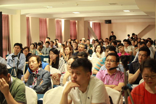 开启救助行动—上睑下垂公益性学术论坛北京首发