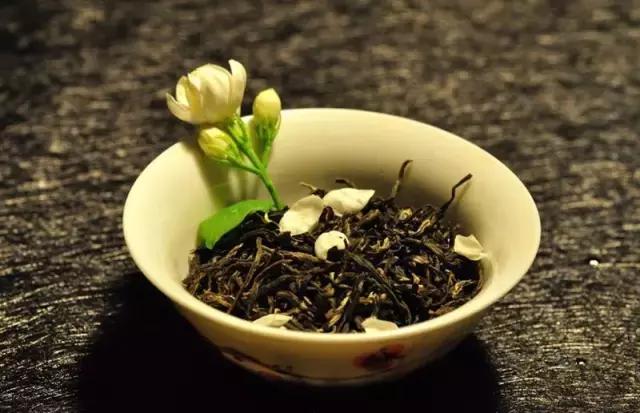 茉莉花茶怎么鉴别新茶,茉莉花茶白茶怎么泡好喝