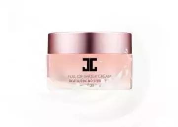 关雎尔月薪3000元，竟然也买得起贵妇水乳？