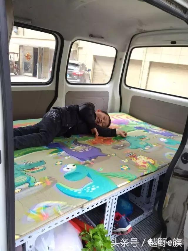 沈阳微面改床车,微面小床车组装全过程