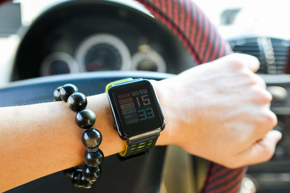 专业性是小米手环的10倍，续航30天智能手表你买了吗？