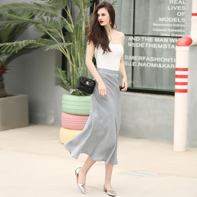 气质百搭优雅半身裙,半身裙气质高级感短版