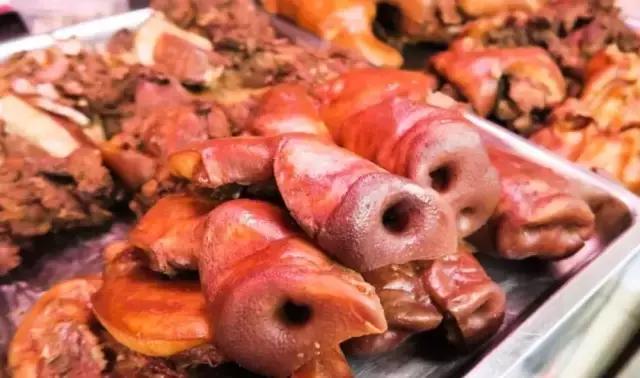 成都的夏夜,就适合穿起拖板儿鞋,整点卤菜,来盘冷啖杯!