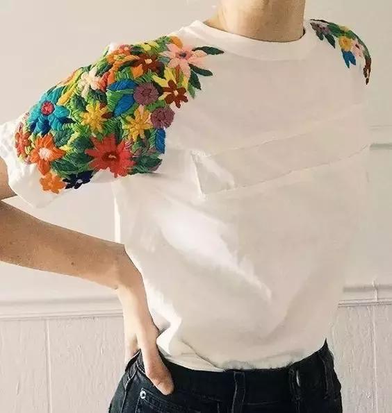 衣服破了个小洞怎么补无痕迹,衣服破了一个特别小的洞