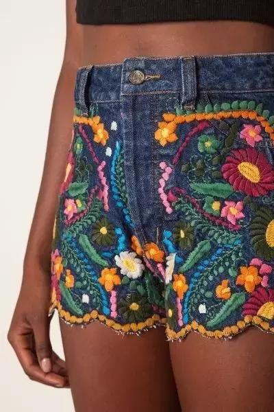 衣服破了个小洞怎么补无痕迹,衣服破了一个特别小的洞