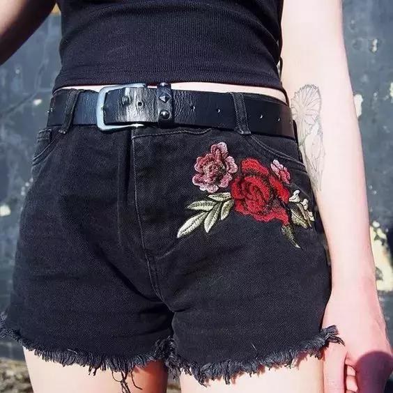 衣服破了个小洞怎么补无痕迹,衣服破了一个特别小的洞