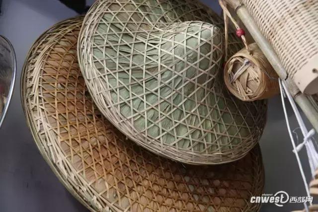 想去竹芭市买个竹子编的电壶壳，但不知道在哪买瓶胆