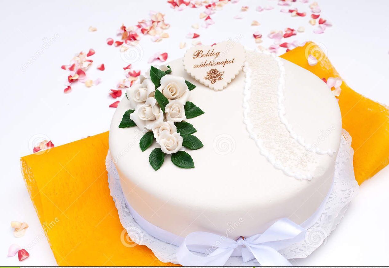 小朋友生日带什么蛋糕去幼儿园,一起跟幼儿园小朋友分享生日蛋糕