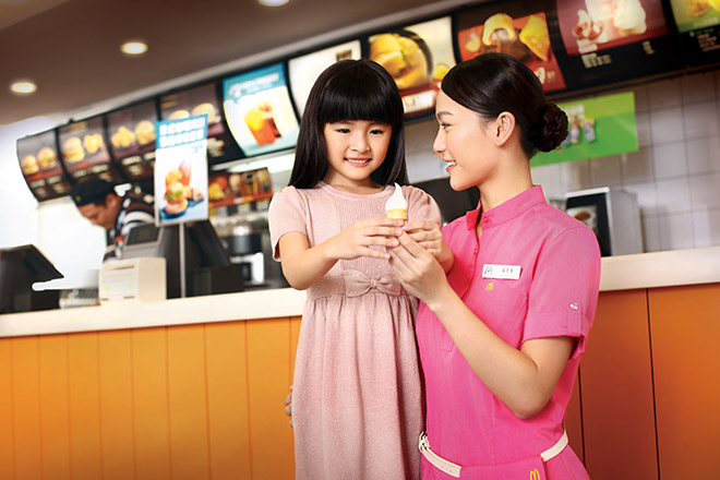 冰淇淋硬的好还是软的好吃,为什么冰淇淋吃起来有松软口感