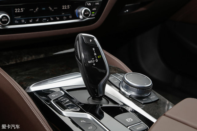 宝马530li尊享m运动版测试,宝马530lixdrive豪华版试驾