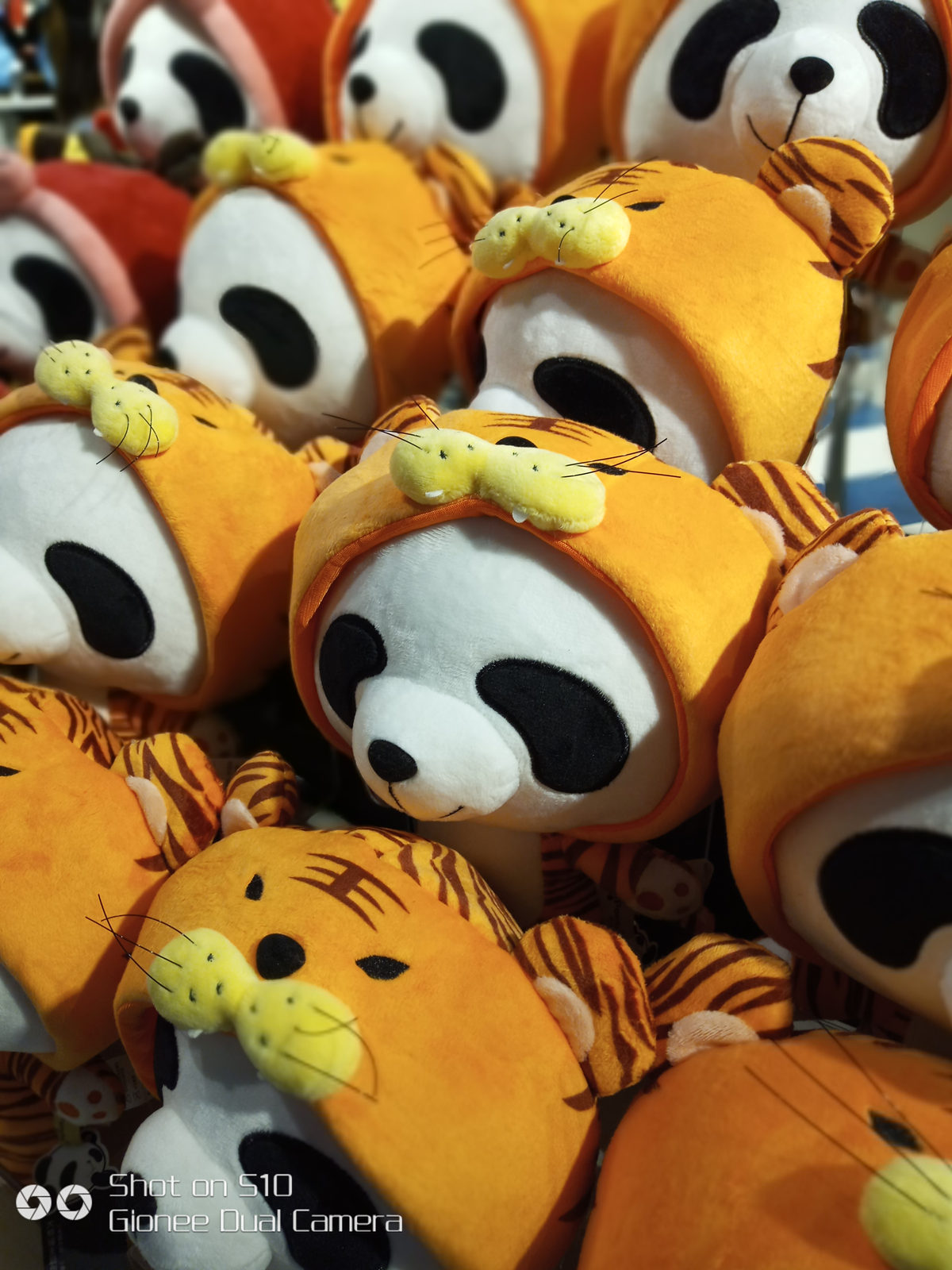 金立全面屏四摄手机,金立的四摄手机s10