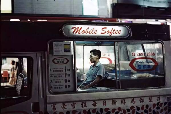 摄影大师的黑白街头摄影作品,30张街头摄影精选