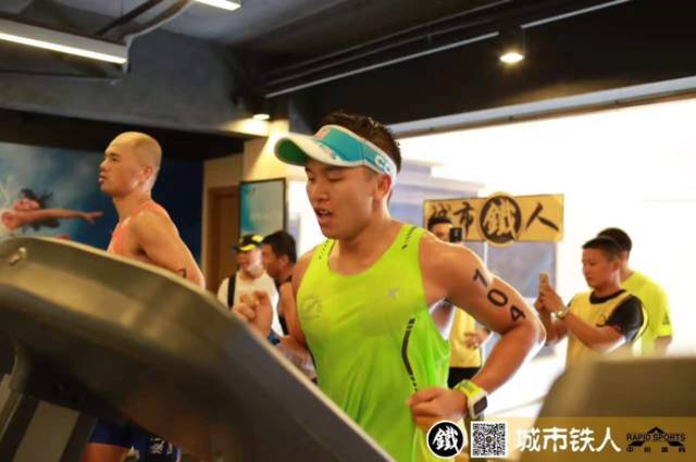 选手故事|厦门站男子冠军肖晓晶像科比热爱篮球一样,热爱打铁