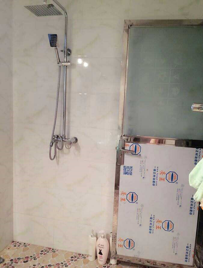 晒晒我家农村自建房，内部装修简单，被表姐嘲笑：驴粪蛋表面光