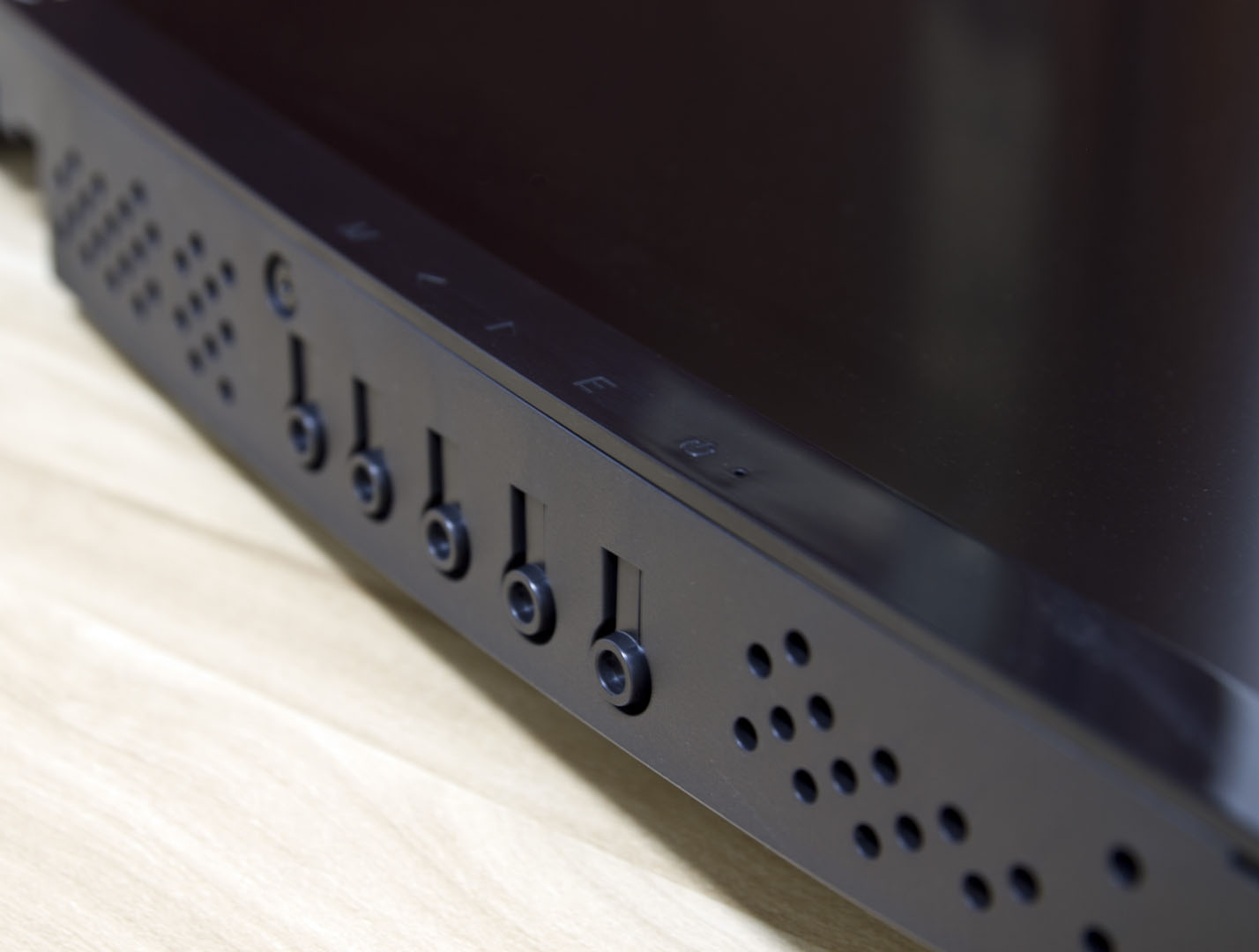 超薄边框+曲面体验，京东618特惠入手HKCCH70