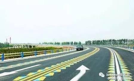 高速行驶遇到这4种标线要当心,高速路上那些让你凌乱的路面标线