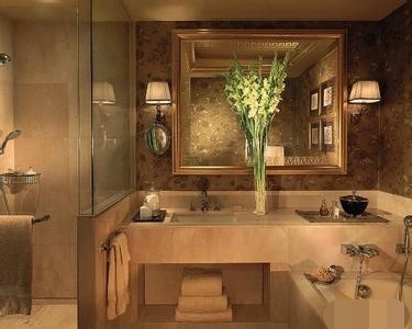 上周末和男朋友去旅游，发现酒店卫生间做成透明的，什么原因啊？