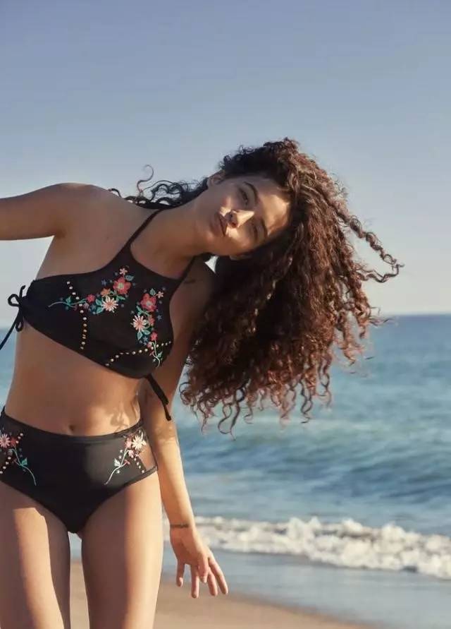 阳光沙滩海浪泳衣好看吗,夏季海边沙滩防晒泳衣