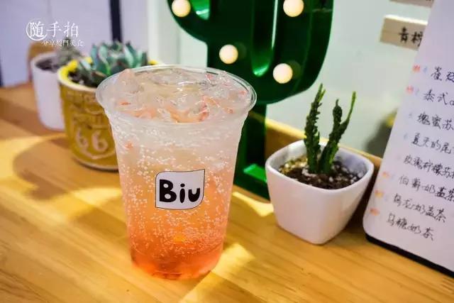 高层写字楼观景阳台 (高端写字楼空中花园观景台)