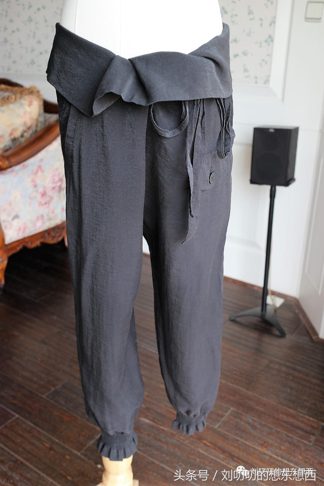 如何把严肃的正装西服穿出不羁感-一日一Look之黑白配二