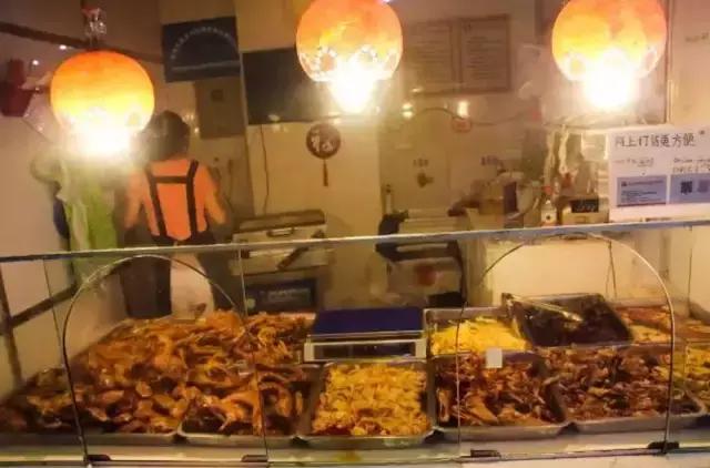 成都的夏夜,就适合穿起拖板儿鞋,整点卤菜,来盘冷啖杯!