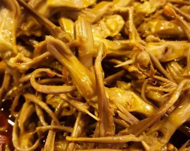 成都的夏夜,就适合穿起拖板儿鞋,整点卤菜,来盘冷啖杯!