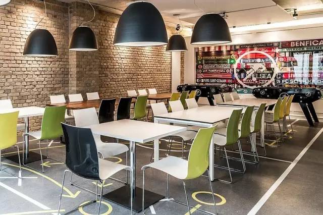 把办公室装修成咖啡店,高级感100平米办公室设计效果