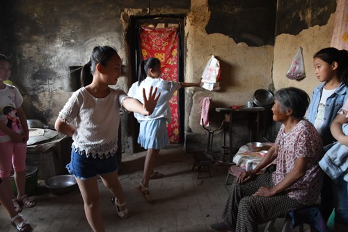 保定爱心传递正能量帮助孤寡老人,留守儿童感动6千人