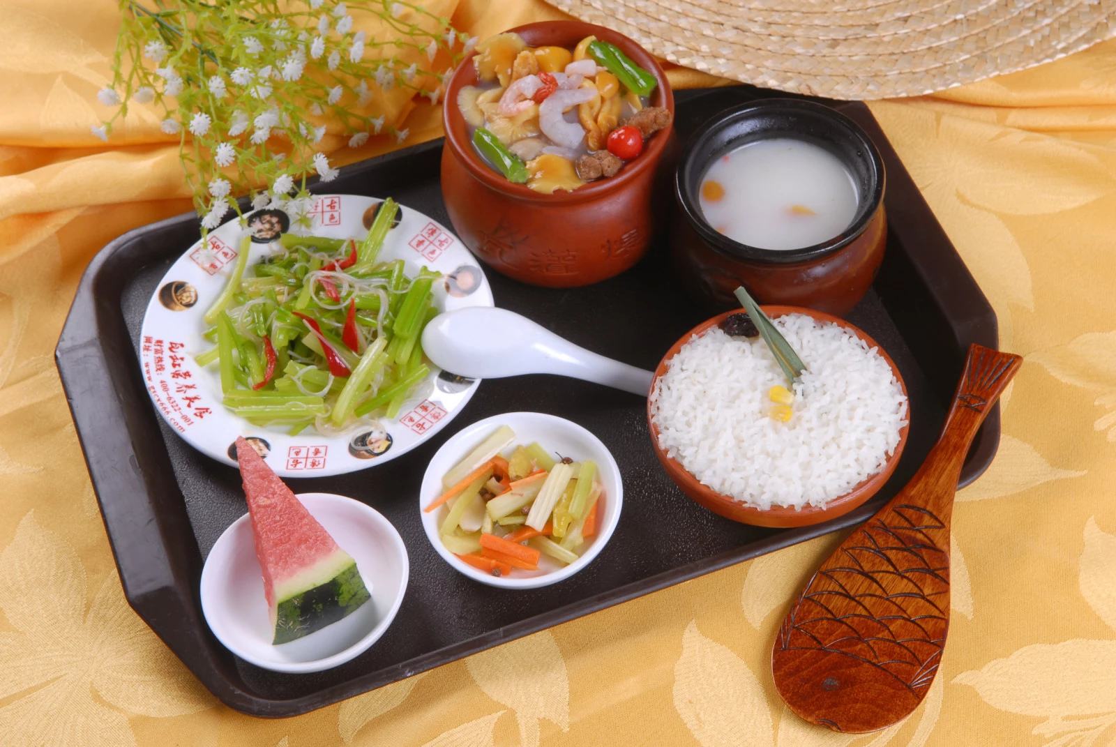 瓦罐中式快餐新模式,瓦罐中式快餐