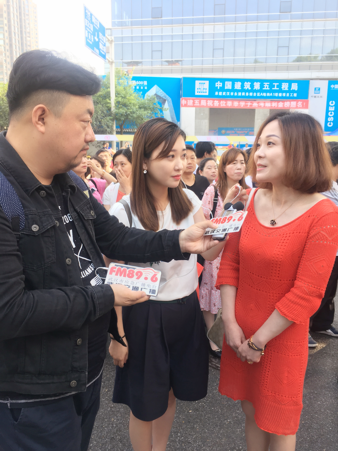 十三年爱心助考896用爱点亮江城