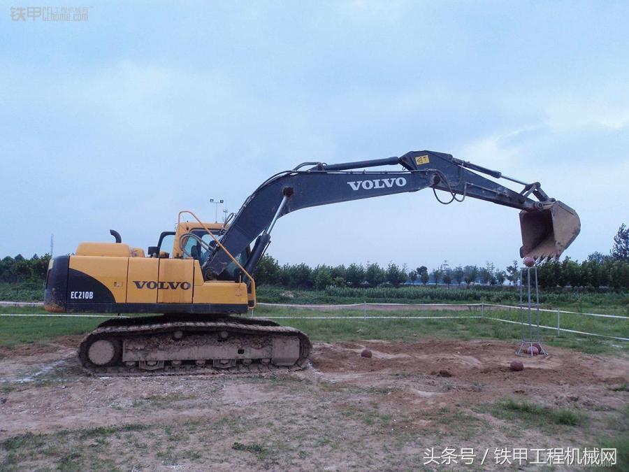 二手挖掘机试车,二手挖掘机讲解