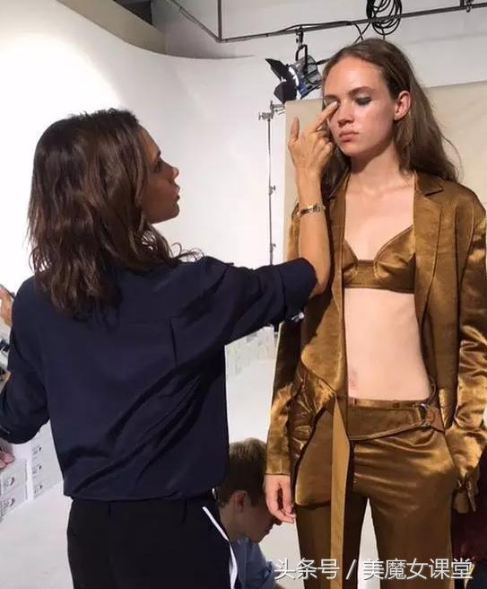 雅诗兰黛勾搭贝嫂，联名推出的限量高定彩妆终于进中国了！