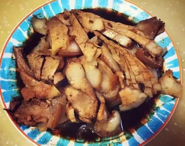 成都的夏夜,就适合穿起拖板儿鞋,整点卤菜,来盘冷啖杯!