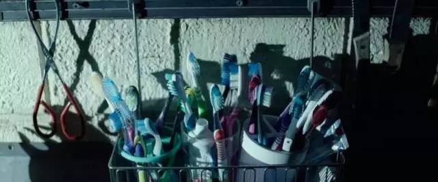 真实案件改编15岁女孩被人绑架,根据真实事件改编女孩被绑架10年