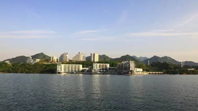 初夏阳光下太平湖沐心酒店风景,太平湖旅游攻略酒店