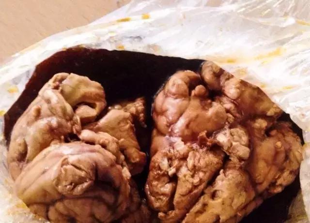 成都的夏夜,就适合穿起拖板儿鞋,整点卤菜,来盘冷啖杯!