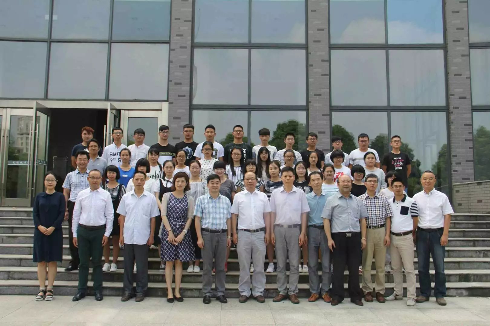 中国电子商务专业最好的学校,主攻电子商务专业的学校