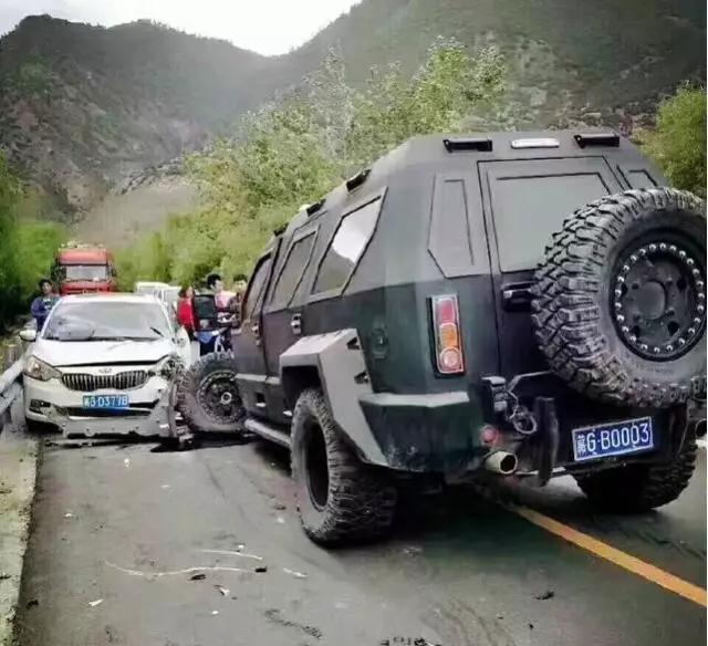 30万suv硬汉,300多万的硬派suv