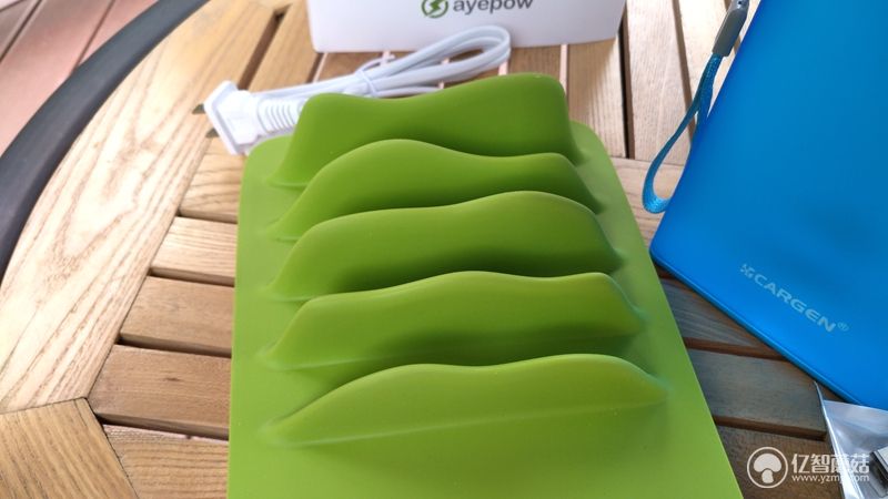 艾泡智能充电器,横看成岭侧成峰跟读