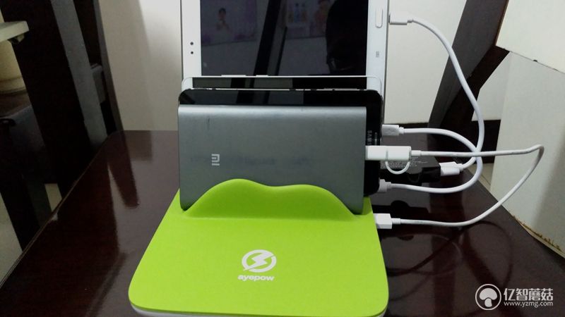 艾泡智能充电器,横看成岭侧成峰跟读