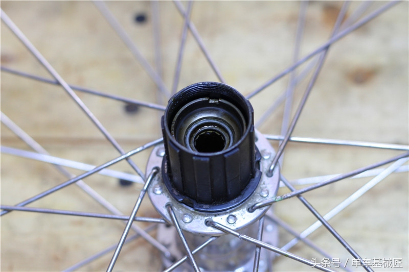 花鼓轴承拆卸技巧,拆滚珠花鼓需什么工具