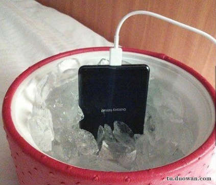 《每日一乐》都有土豪金版共享单车了