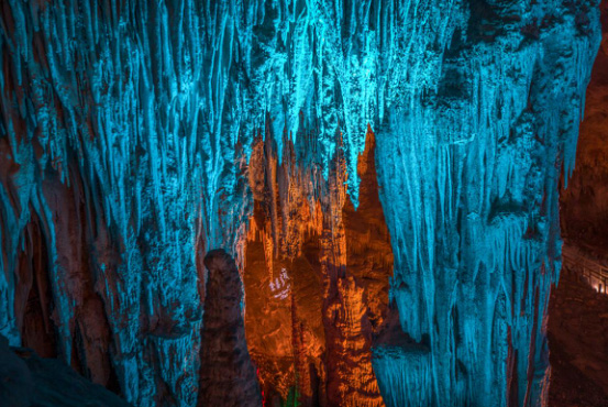 最大的芙蓉洞在哪里,世界三大洞穴探访神秘芙蓉洞