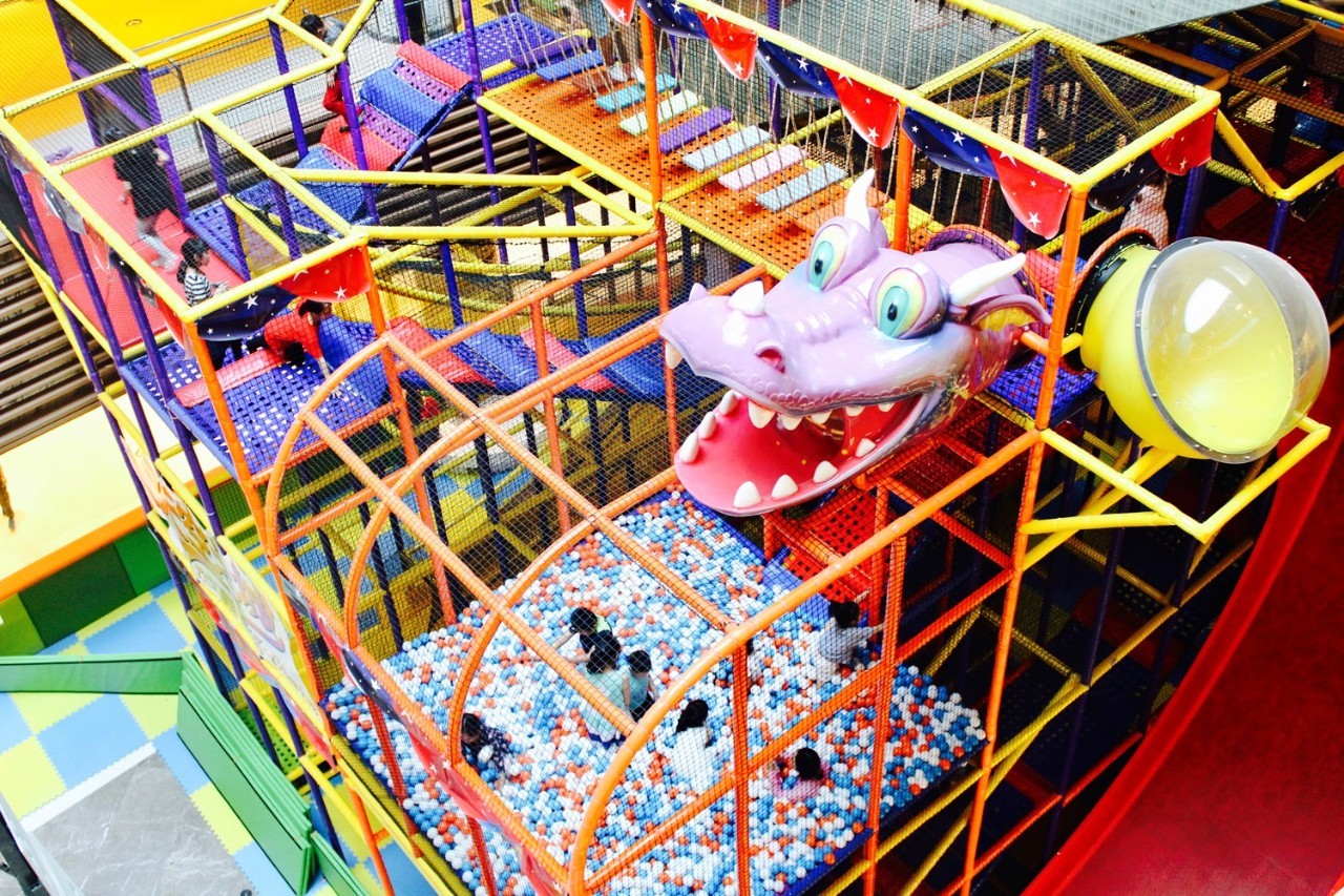 一家新开的大型游乐场,开一家一千平儿童室内游乐场