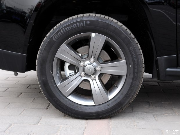 jeep指南者进口2.0两驱咋样,jeep指南者进口2015豪华版