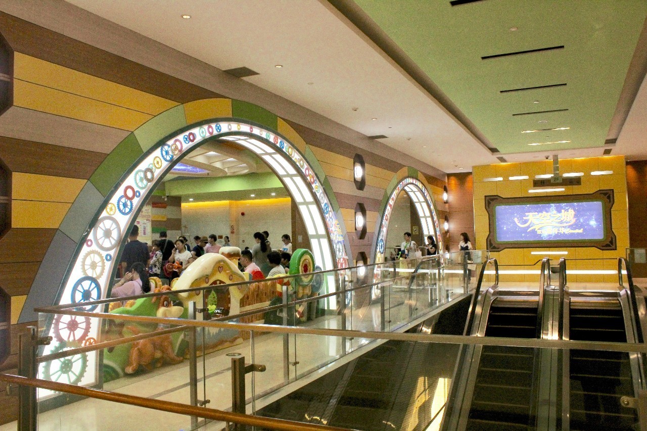 一家新开的大型游乐场,开一家一千平儿童室内游乐场