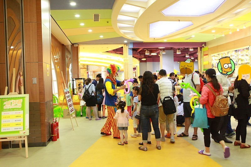 一家新开的大型游乐场,开一家一千平儿童室内游乐场