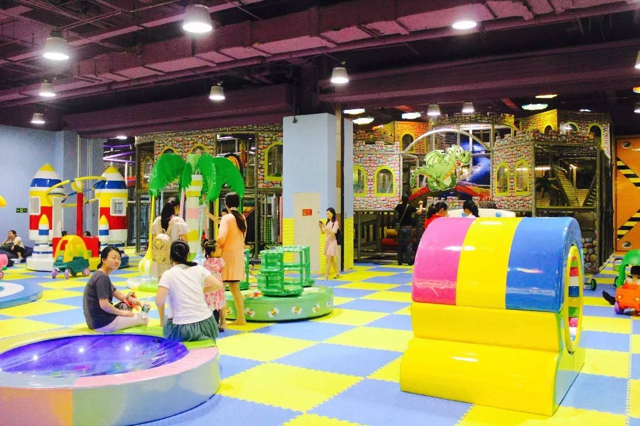 一家新开的大型游乐场,开一家一千平儿童室内游乐场