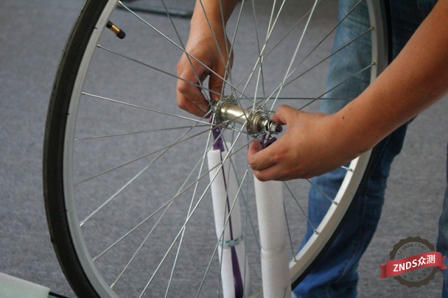 死飞下楼梯漂移各种动作,自行车漂移过弯技巧死飞